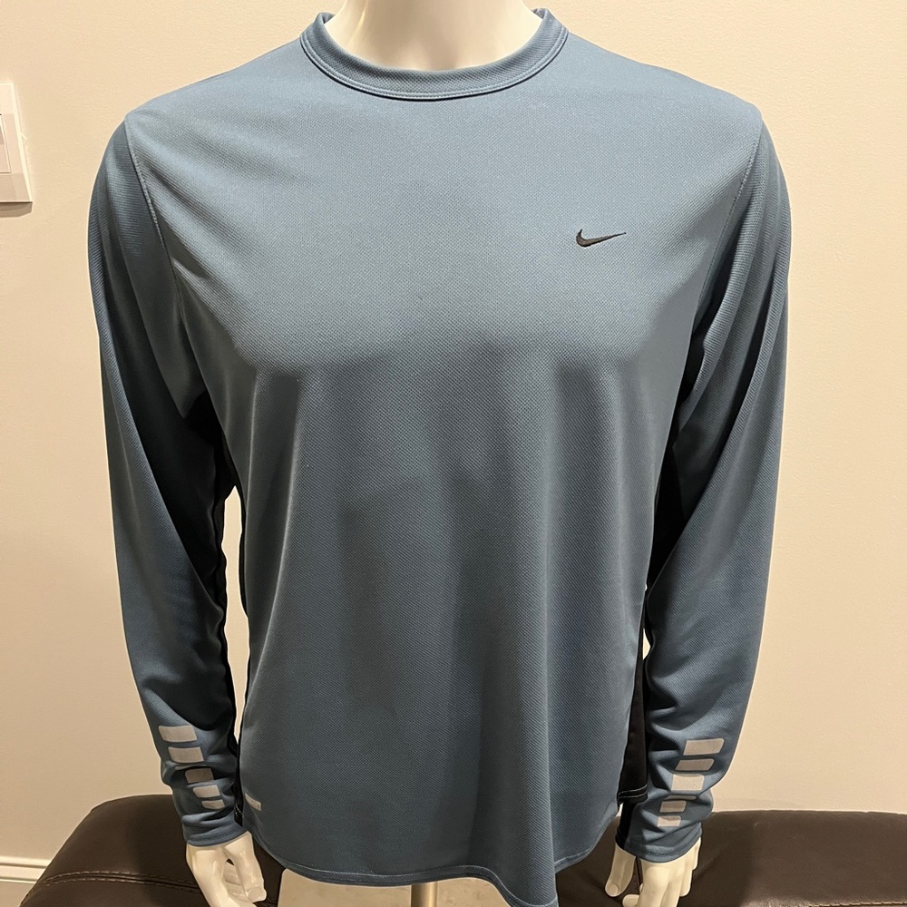 NIKE Workout Shirt